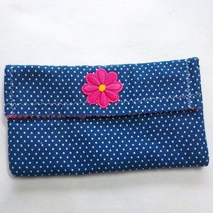Change purse eyeglass holder